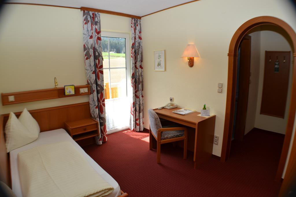 Gasthof-Pension Nordwald Harbach  Kamer foto